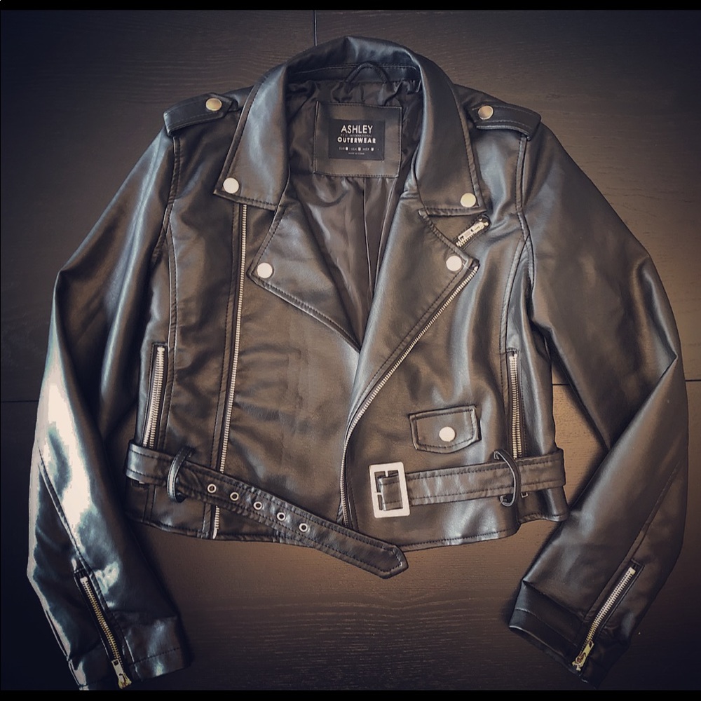 26 International BLK Cropped Leather Jacket